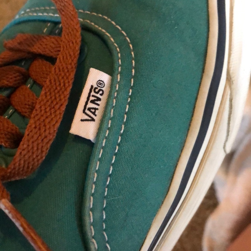 Vans - Picture 4 of 5